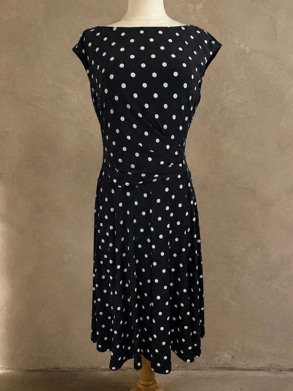 Lauren Ralph Lauren Size 8 Polka Dot A-Line Ruched Knee-Length Dress
